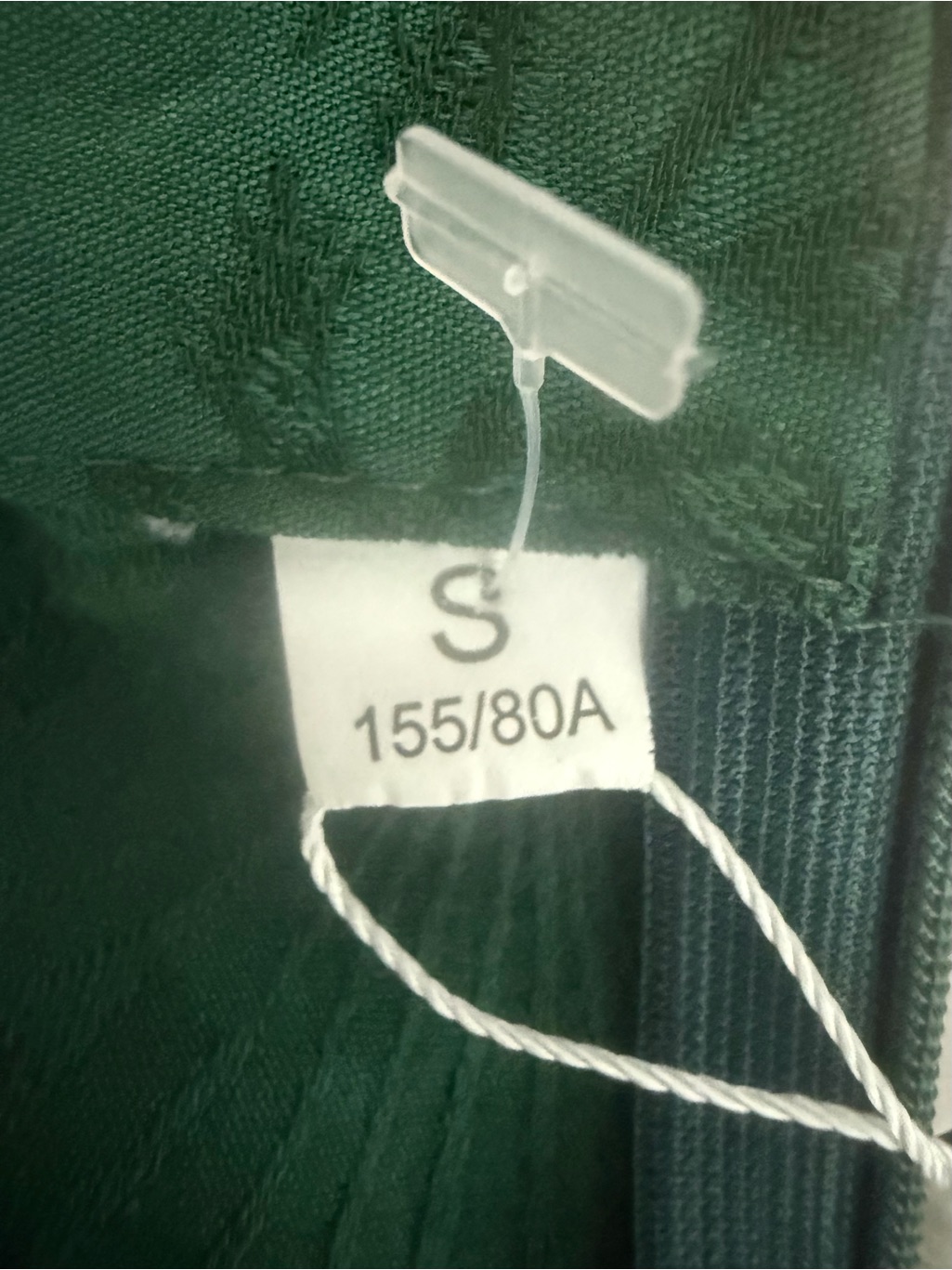 Green Short-Sleeve Qipao Dress With Contrast Piping & Rosettes — image 7 of 8